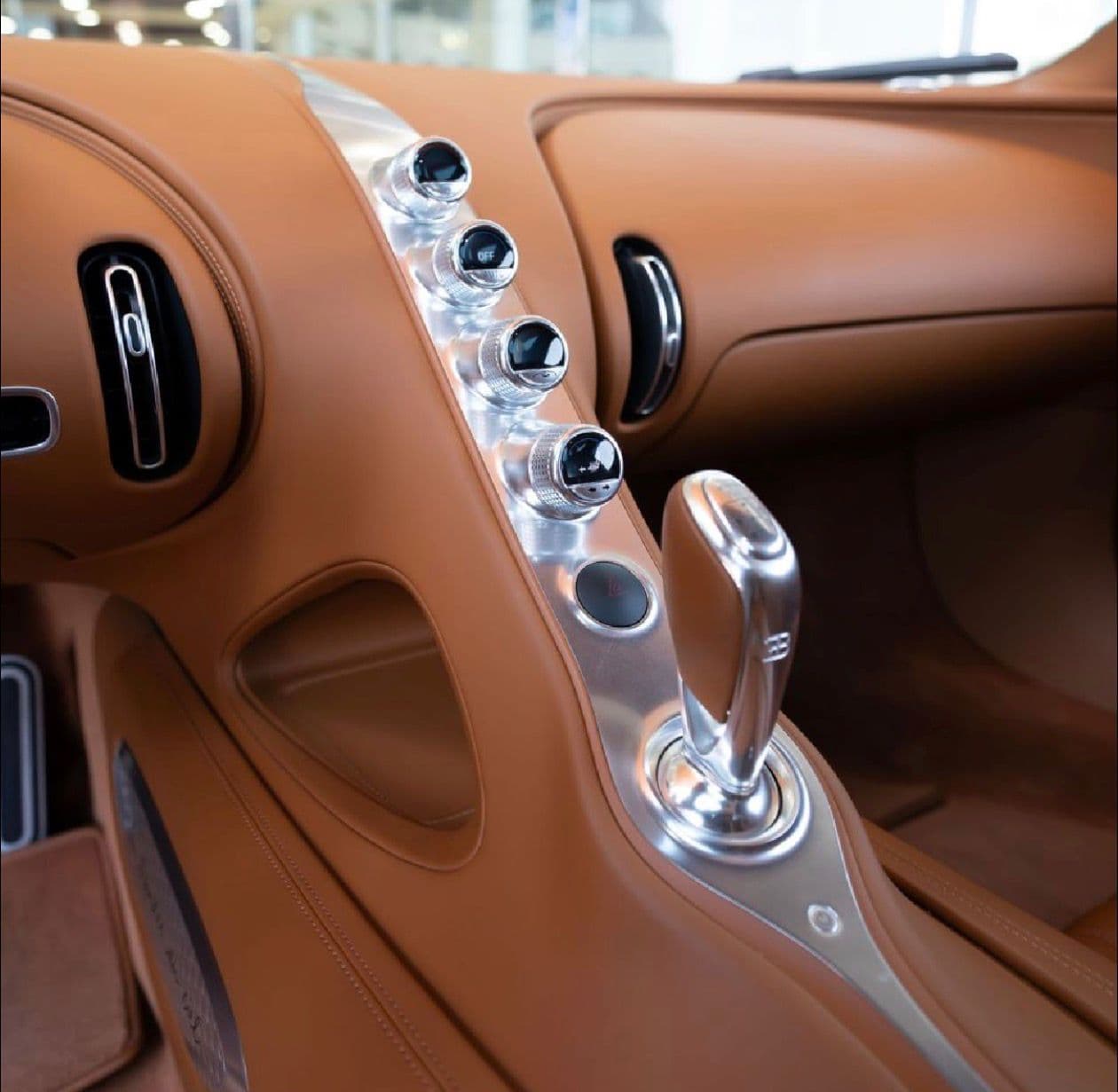 BUGATTI CHRION LES - صورة 4