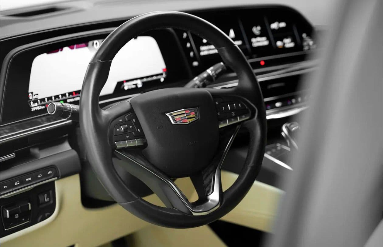 Cadillac Escalade 600 Black Edition - صورة 2