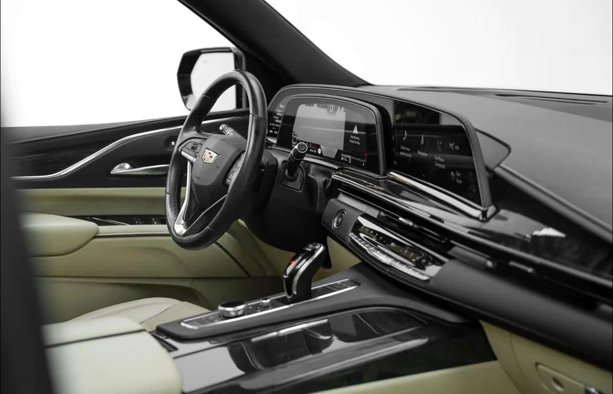 Cadillac Escalade 600 Black Edition - صورة 3