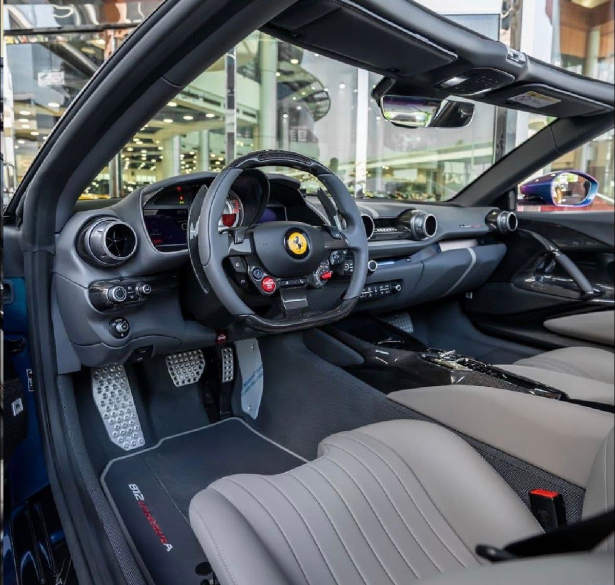 Ferrari 812 Competizione gallery image 3