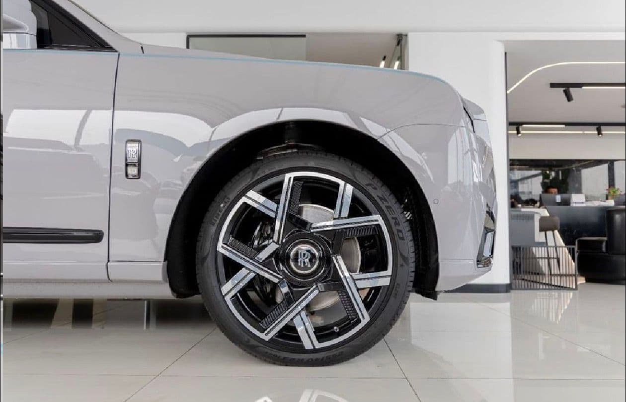 Mansory Rolls-Royce Cullinan Interior 2026 gallery image 1