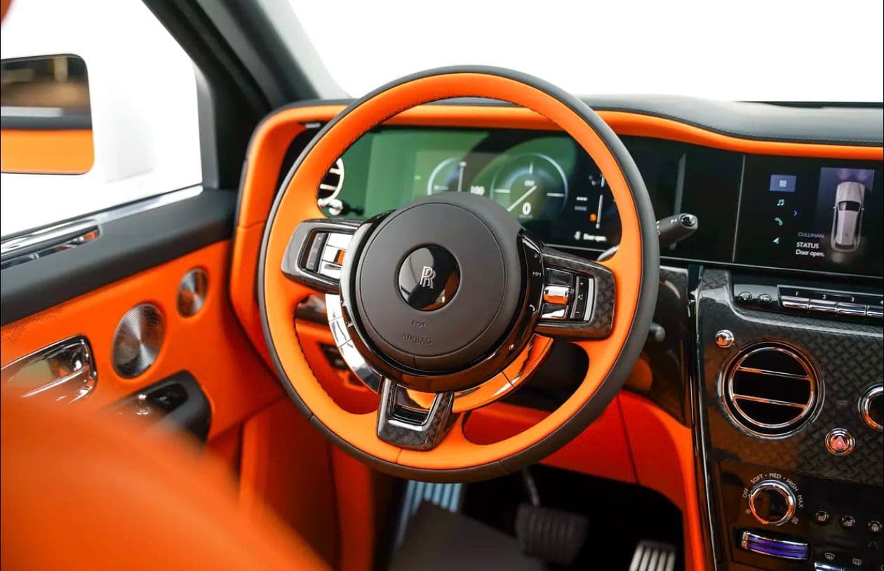 Rolls-Royce Cullinan Black Badge - صورة 4