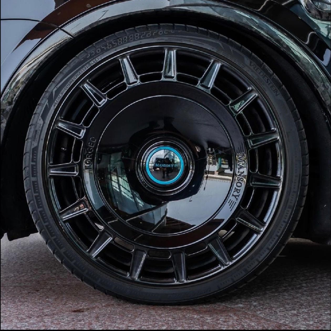 ROLLS ROYCE CULLINAN MANSORY BRAND NEW BLACK - صورة 6