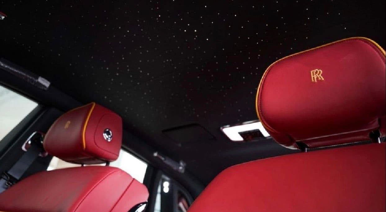 Rolls-Royce Phantom 2023 gallery image 2